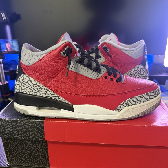 Size 11.5 - Jordan 3 Retro SE Mid Unite